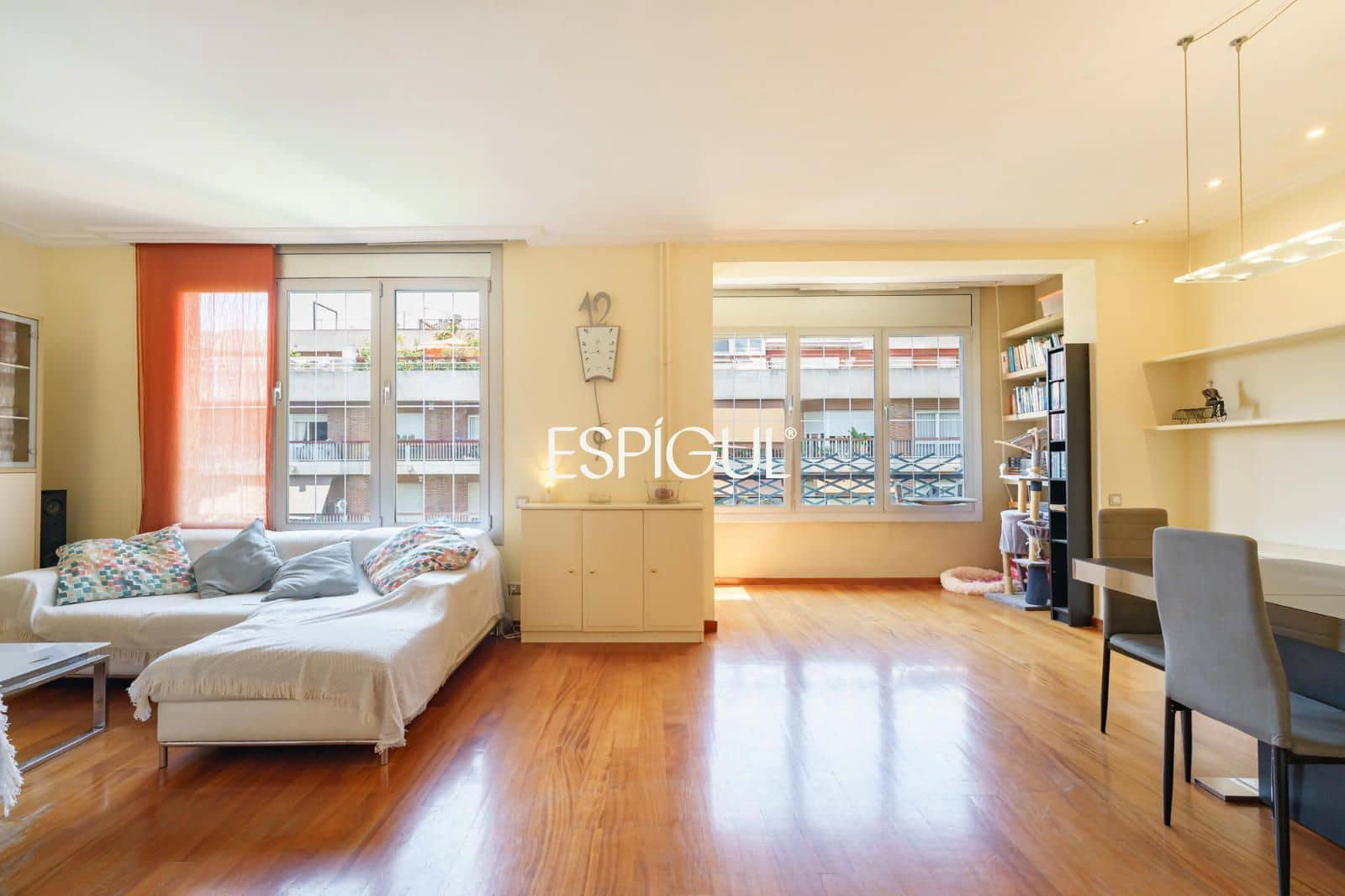 4 soveværelse Lejlighed til salg i Barcelona by - € 760.000 (Ref: 10016465)