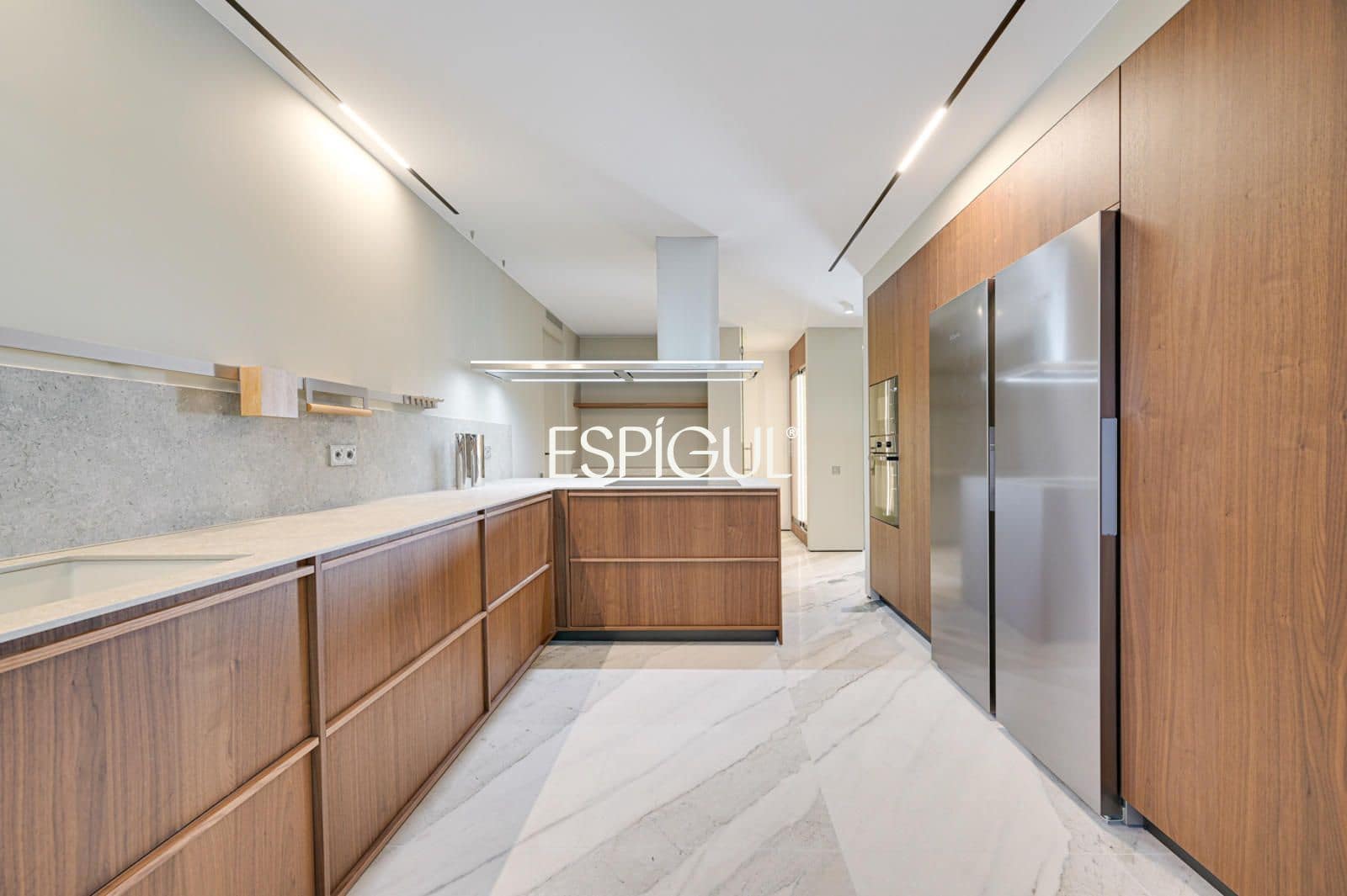 5 bedroom Flat for sale in Barcelona city with garage - € 2,800,000 (Ref: 10016470)
