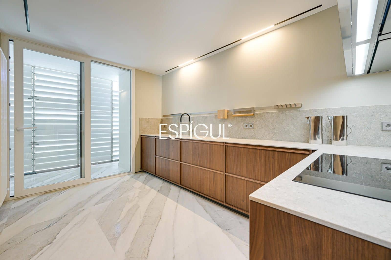 5 bedroom Flat for sale in Barcelona city with garage - € 2,800,000 (Ref: 10016470)