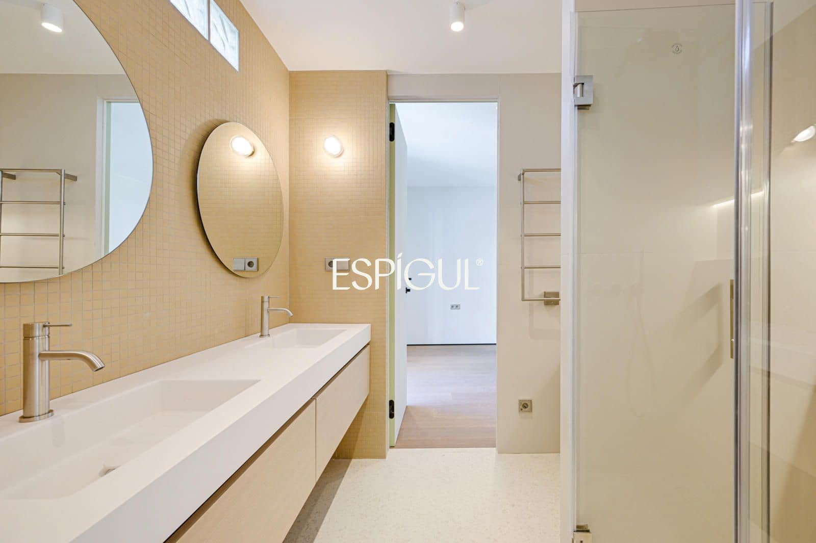 5 bedroom Flat for sale in Barcelona city with garage - € 2,800,000 (Ref: 10016470)