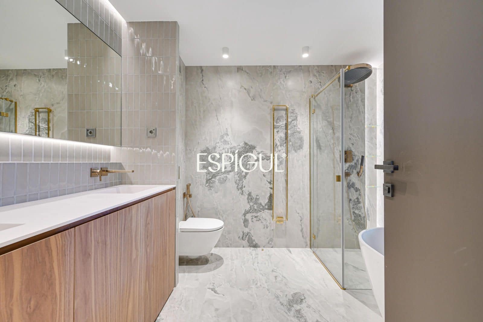 5 bedroom Flat for sale in Barcelona city with garage - € 2,800,000 (Ref: 10016470)