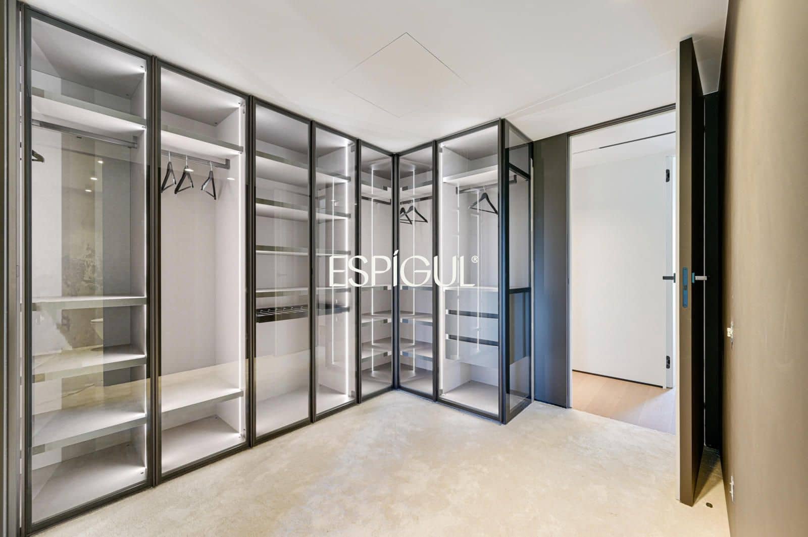 5 bedroom Flat for sale in Barcelona city with garage - € 2,800,000 (Ref: 10016470)