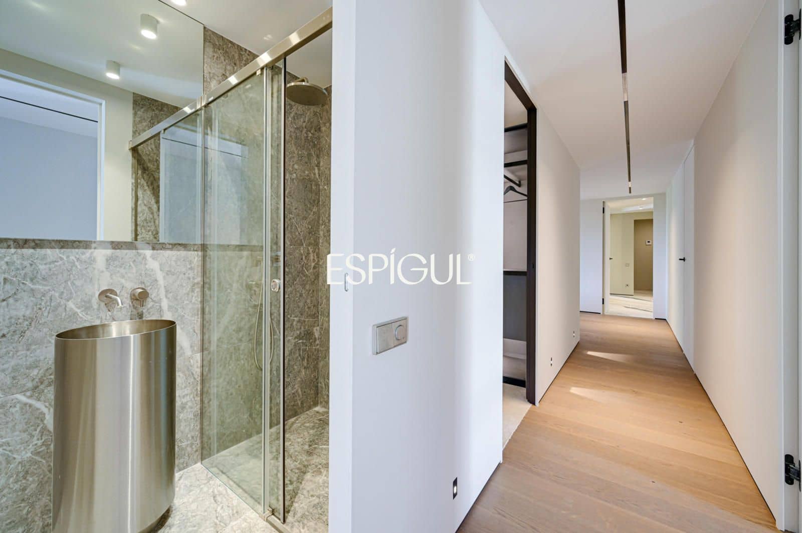 5 bedroom Flat for sale in Barcelona city with garage - € 2,800,000 (Ref: 10016470)