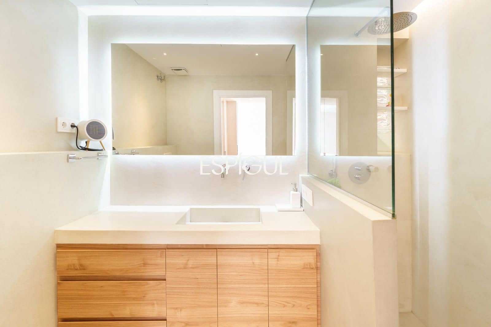 Piso de 3 habitaciones en Barcelona ciudad en venta con piscina - 1.199.000 € (Ref: 10016471)