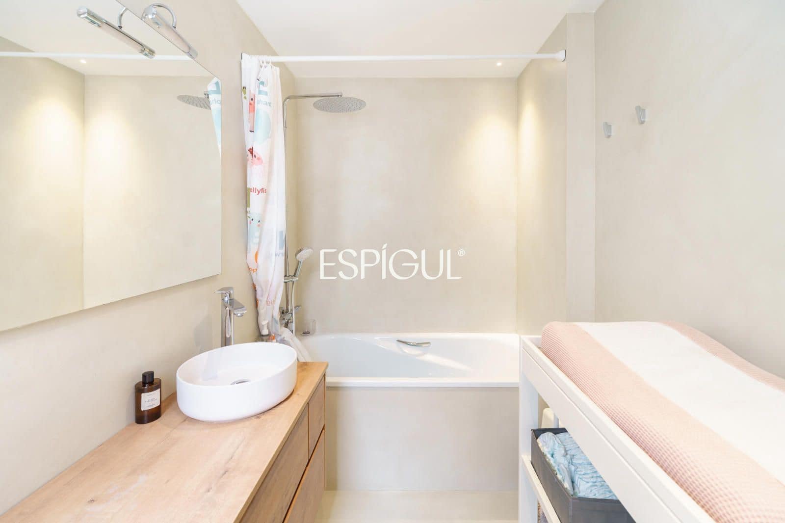 Piso de 3 habitaciones en Barcelona ciudad en venta con piscina - 1.199.000 € (Ref: 10016471)