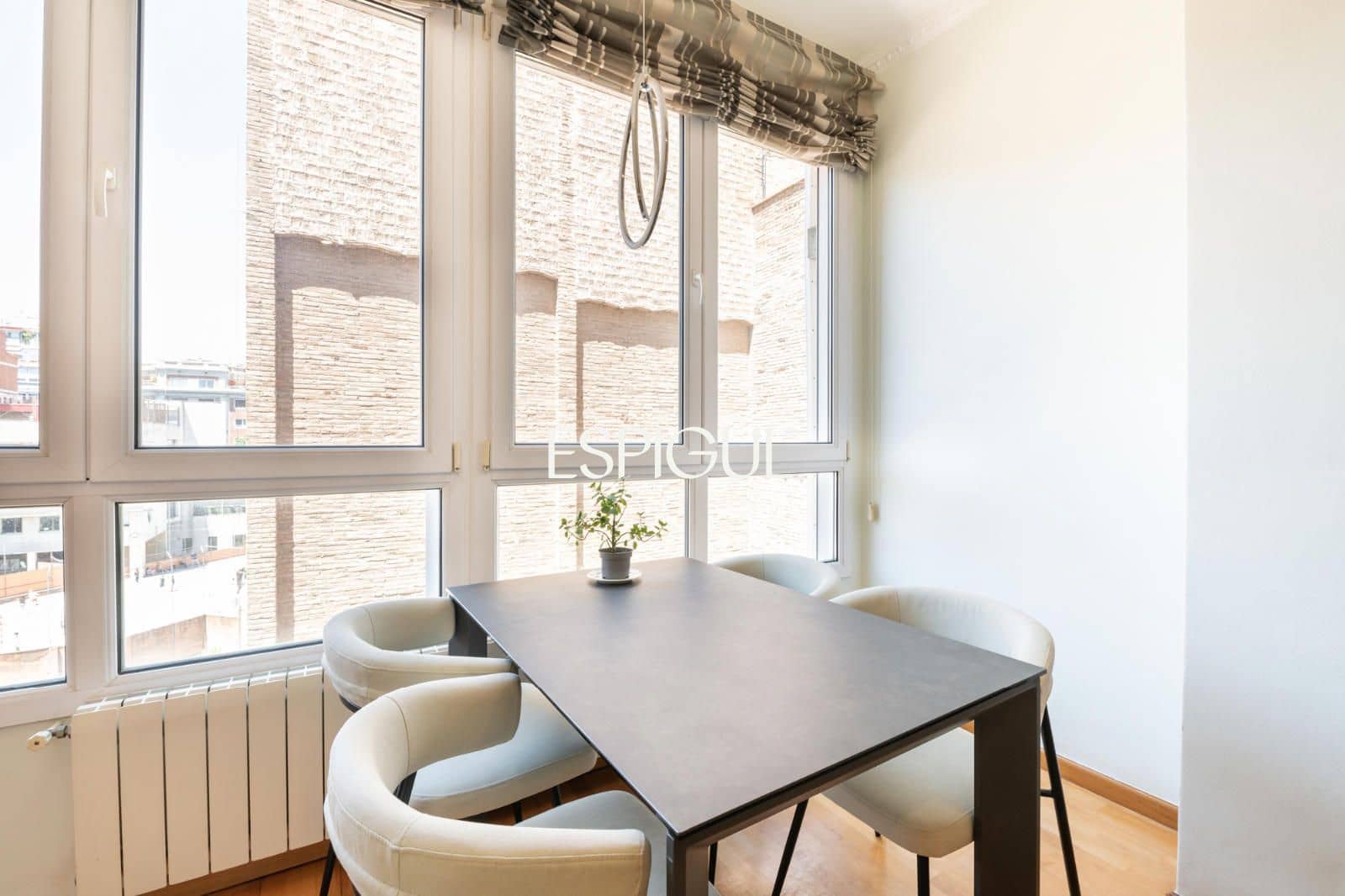 4 Zimmer Wohnung zu verkaufen in Barcelona Stadt - 850.000 € (Ref: 10016472)