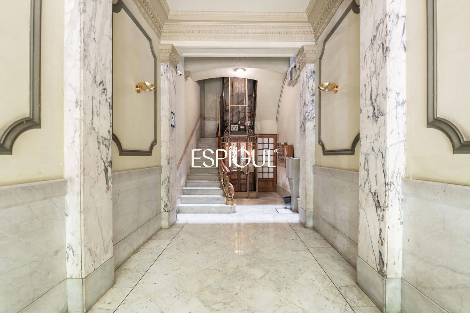 4 Zimmer Wohnung zu verkaufen in Barcelona Stadt - 850.000 € (Ref: 10016472)