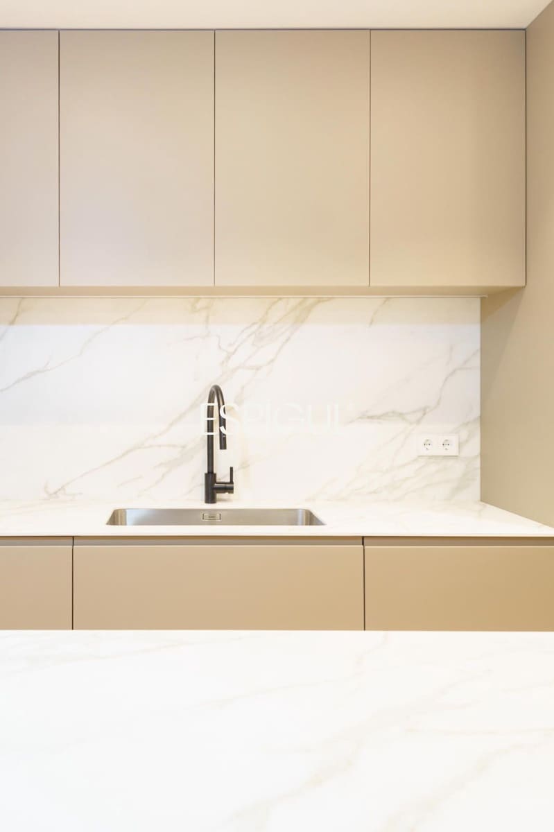 4 bedroom Flat for sale in Barcelona city - € 1,590,000 (Ref: 10016473)