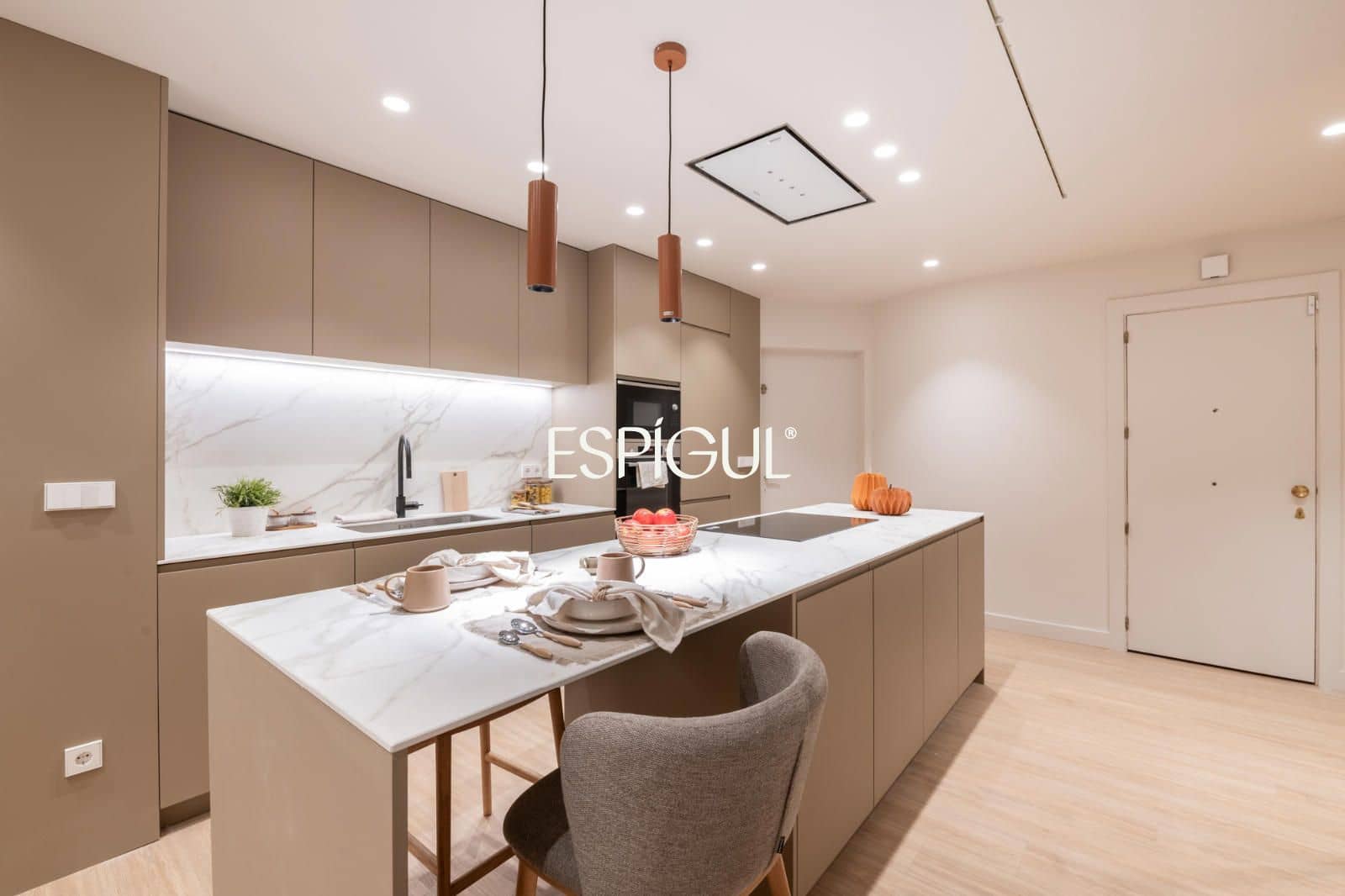 4 bedroom Flat for sale in Barcelona city - € 1,590,000 (Ref: 10016473)