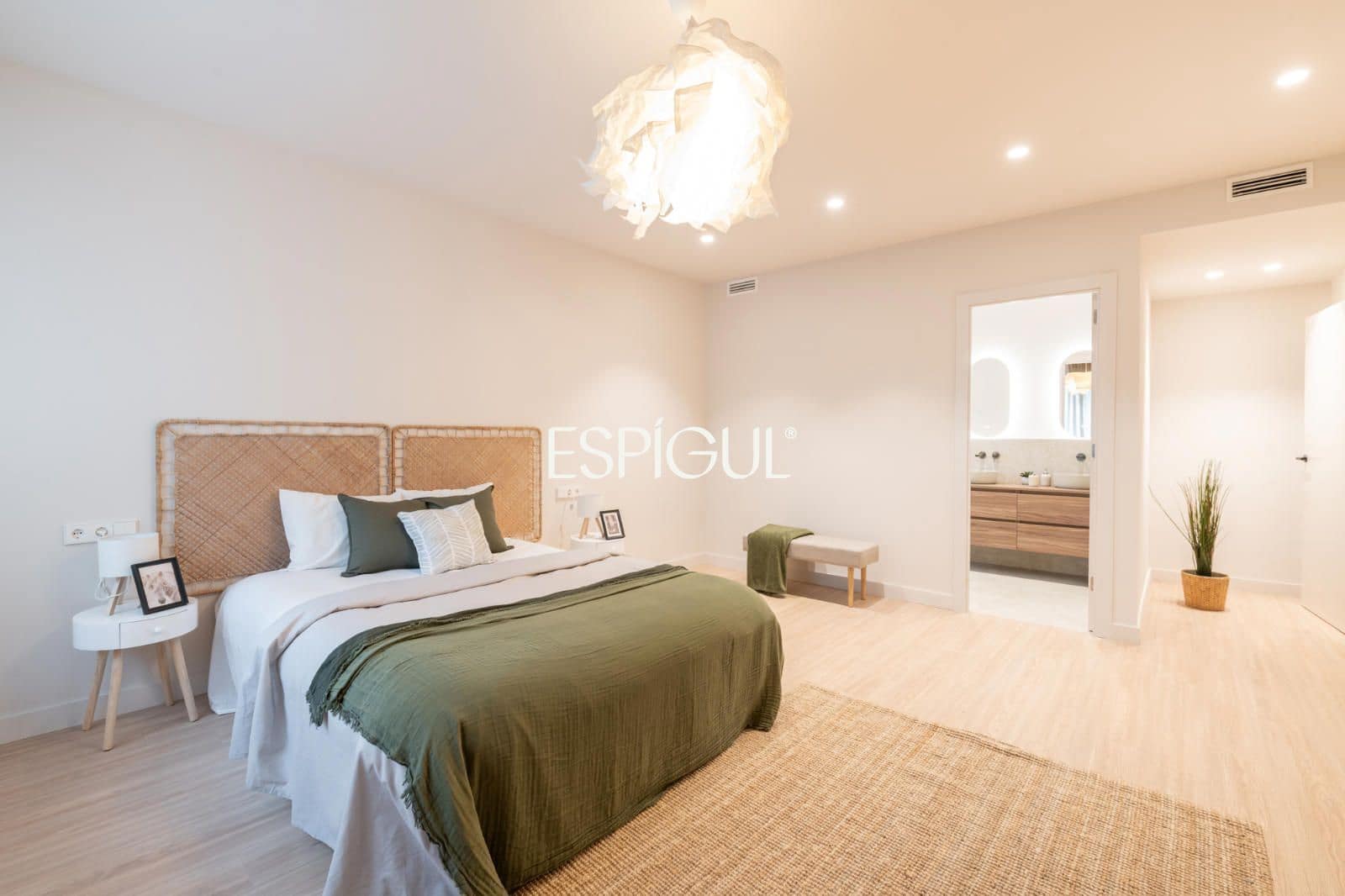 4 bedroom Flat for sale in Barcelona city - € 1,590,000 (Ref: 10016473)