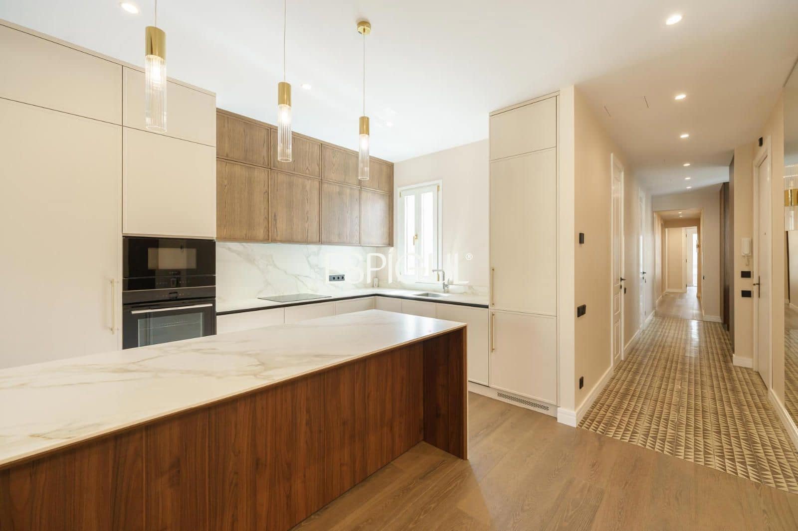 4 bedroom Flat for sale in Barcelona city - € 1,435,000 (Ref: 10016474)