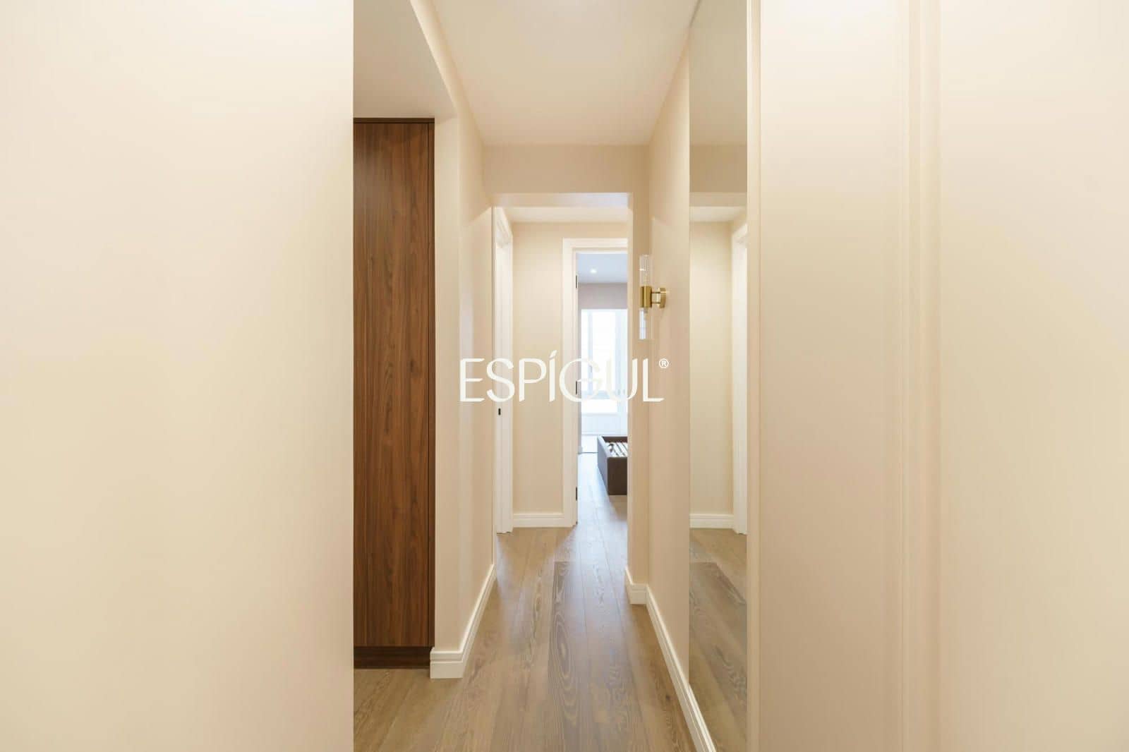 4 bedroom Flat for sale in Barcelona city - € 1,435,000 (Ref: 10016474)