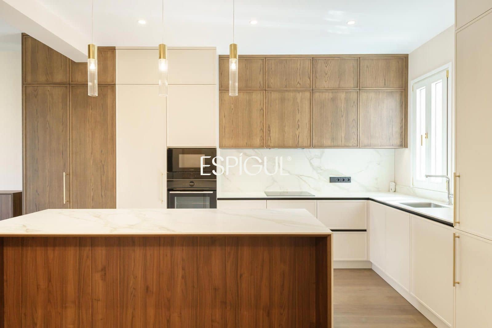 4 bedroom Flat for sale in Barcelona city - € 1,435,000 (Ref: 10016474)
