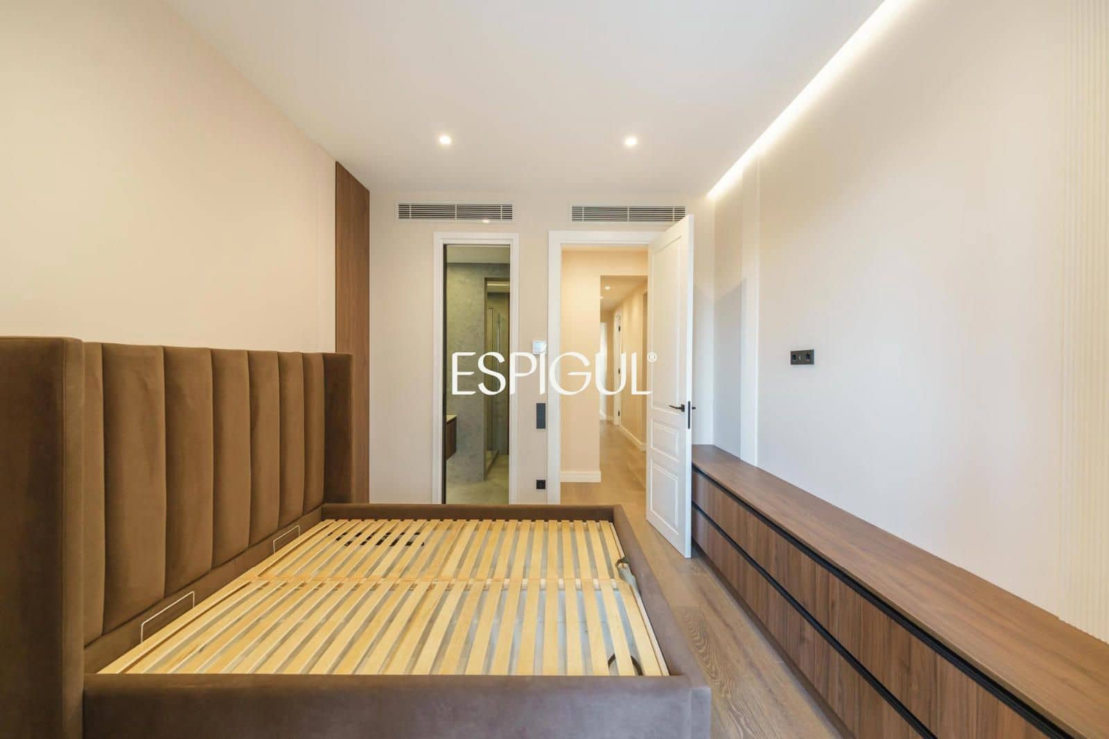 4 bedroom Flat for sale in Barcelona city - € 1,435,000 (Ref: 10016474)