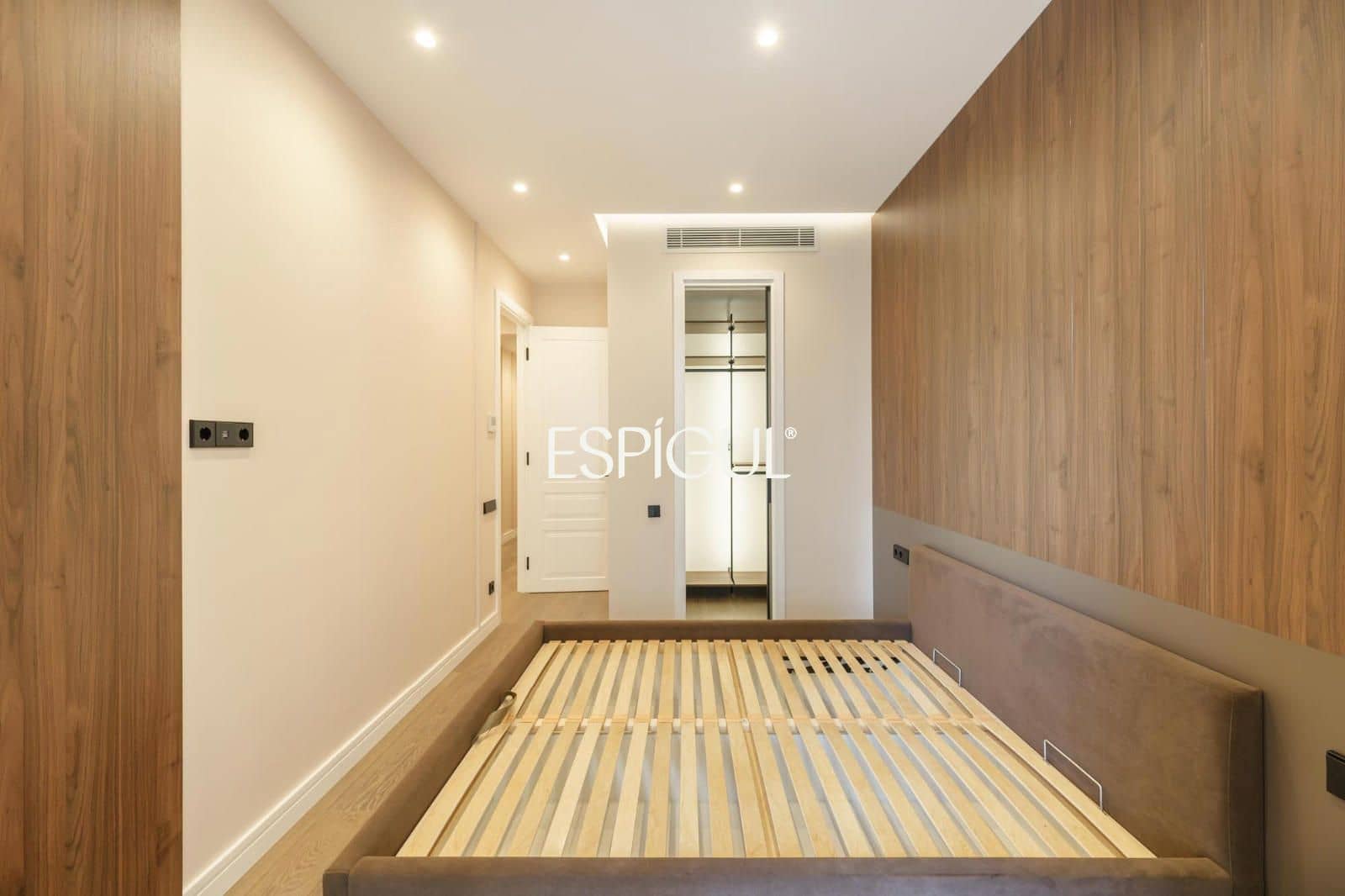 4 bedroom Flat for sale in Barcelona city - € 1,435,000 (Ref: 10016474)
