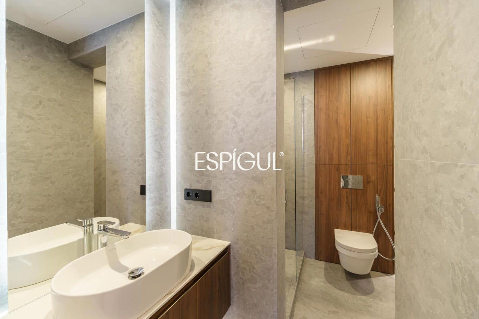 4 bedroom Flat for sale in Barcelona city - € 1,435,000 (Ref: 10016474)