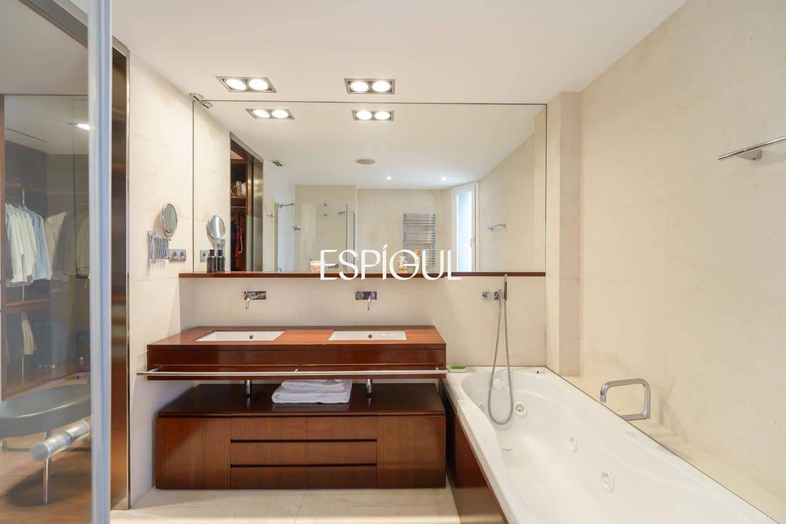 6 slaapkamer Flat te koop in Barcelona stad met zwembad garage - € 2.350.000 (Ref: 10016475)