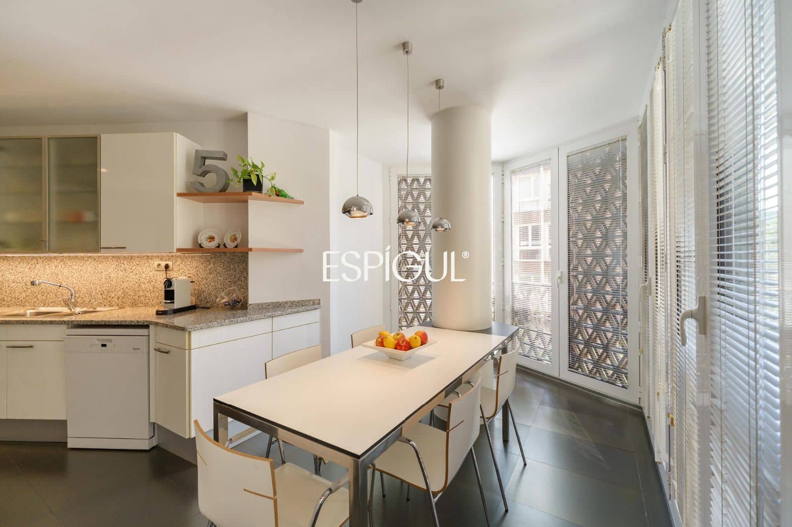 6 slaapkamer Flat te koop in Barcelona stad met zwembad garage - € 2.350.000 (Ref: 10016475)