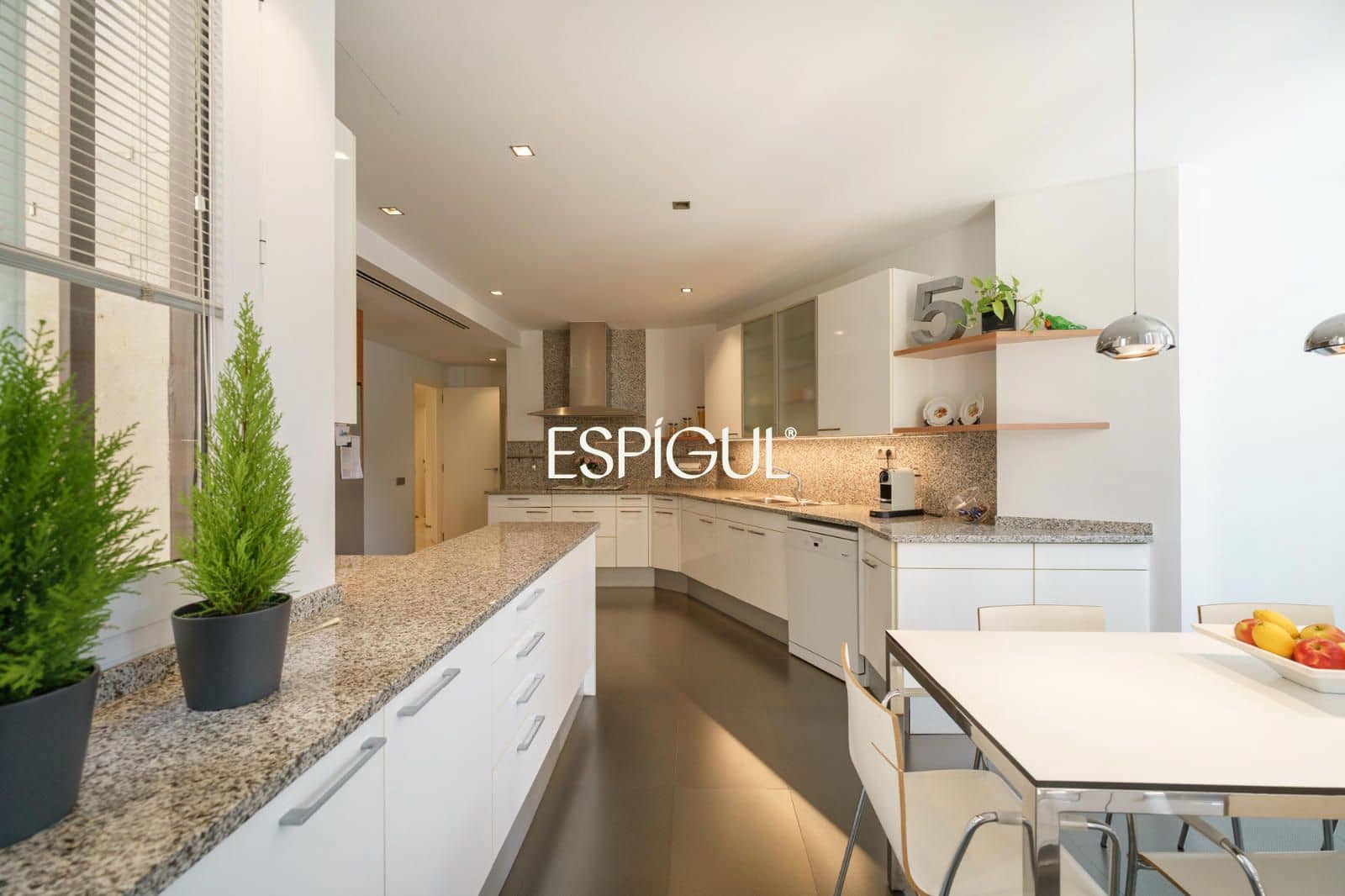 6 slaapkamer Flat te koop in Barcelona stad met zwembad garage - € 2.350.000 (Ref: 10016475)
