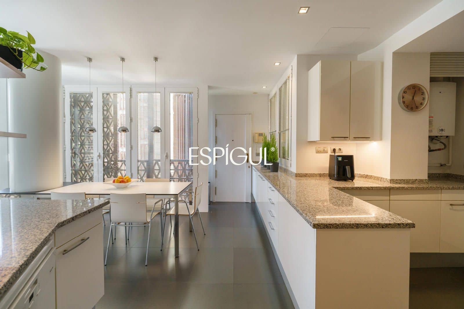6 slaapkamer Flat te koop in Barcelona stad met zwembad garage - € 2.350.000 (Ref: 10016475)