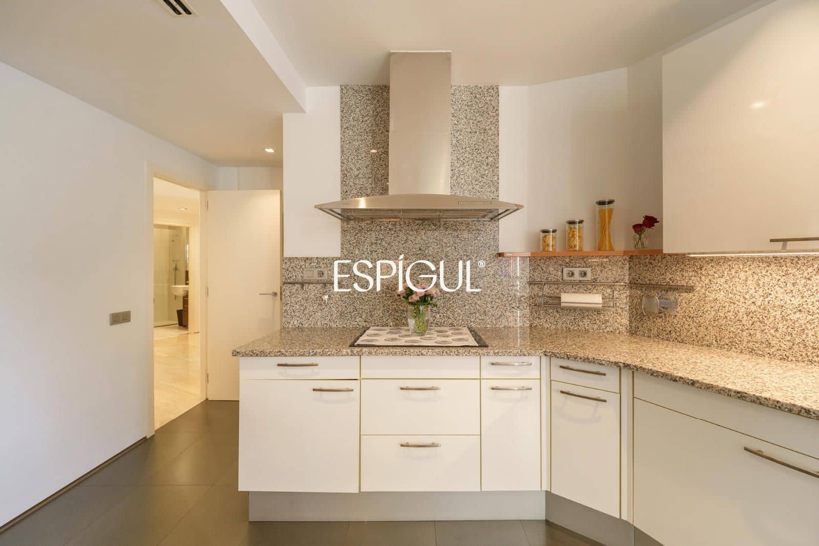 6 slaapkamer Flat te koop in Barcelona stad met zwembad garage - € 2.350.000 (Ref: 10016475)