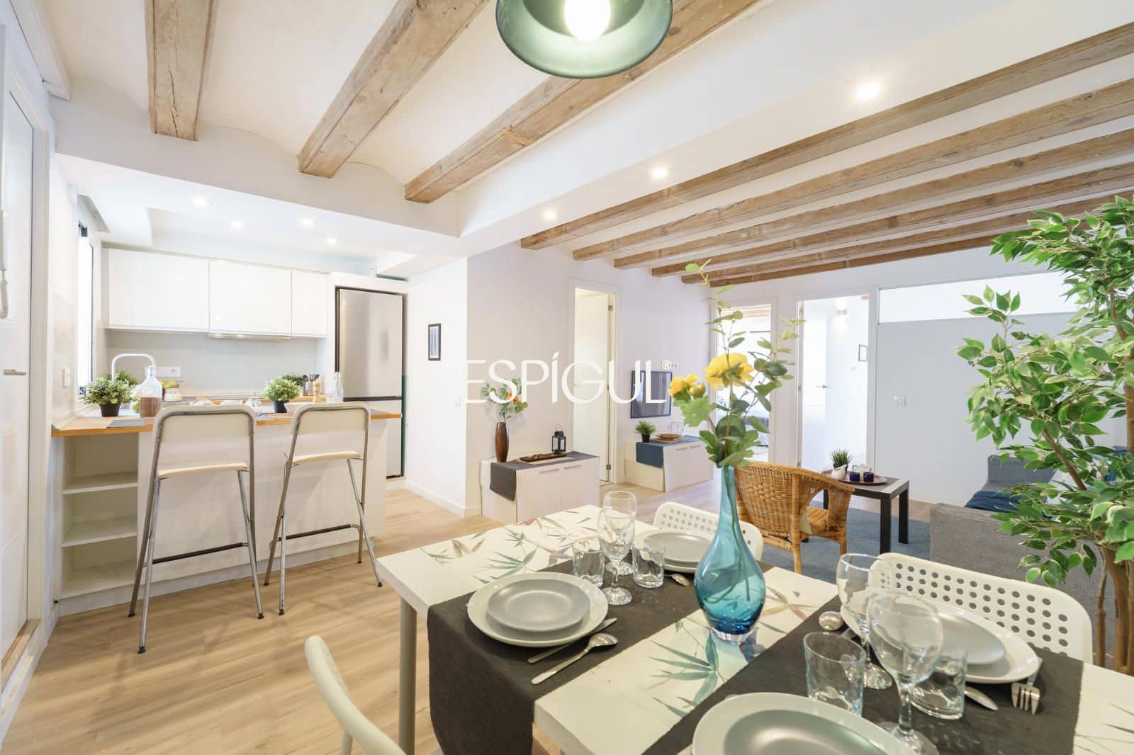2 bedroom Flat for sale in Barcelona city - € 296,500 (Ref: 10016476)