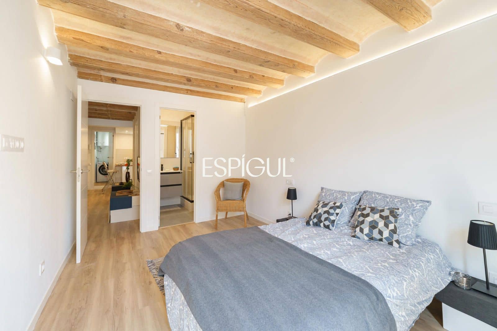 2 bedroom Flat for sale in Barcelona city - € 296,500 (Ref: 10016476)