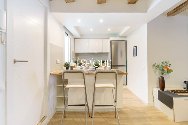 2 slaapkamer Flat te koop in Ciutat Vella, Barcelona stad - € 296.500 (Ref: 10016476)
