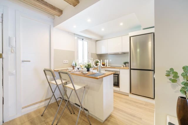 2 slaapkamer Flat te koop in Ciutat Vella, Barcelona stad - € 296.500 (Ref: 10016476)