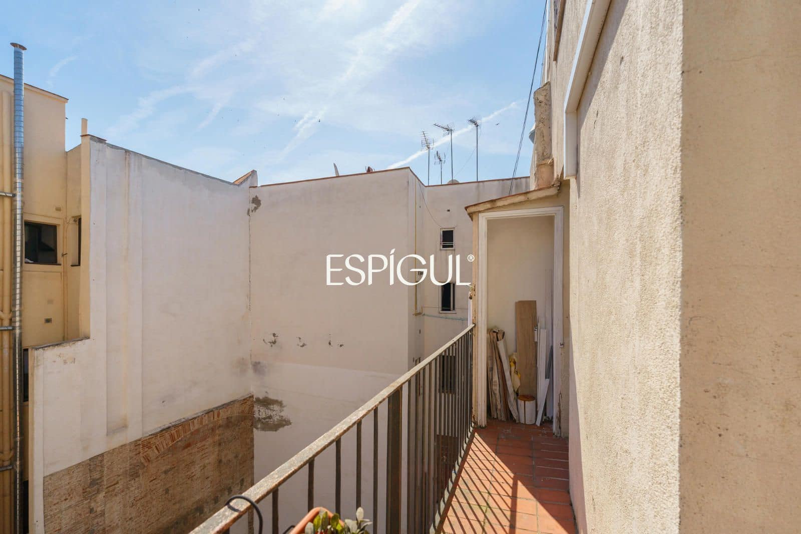 2 bedroom Flat for sale in Barcelona city - € 296,500 (Ref: 10016476)