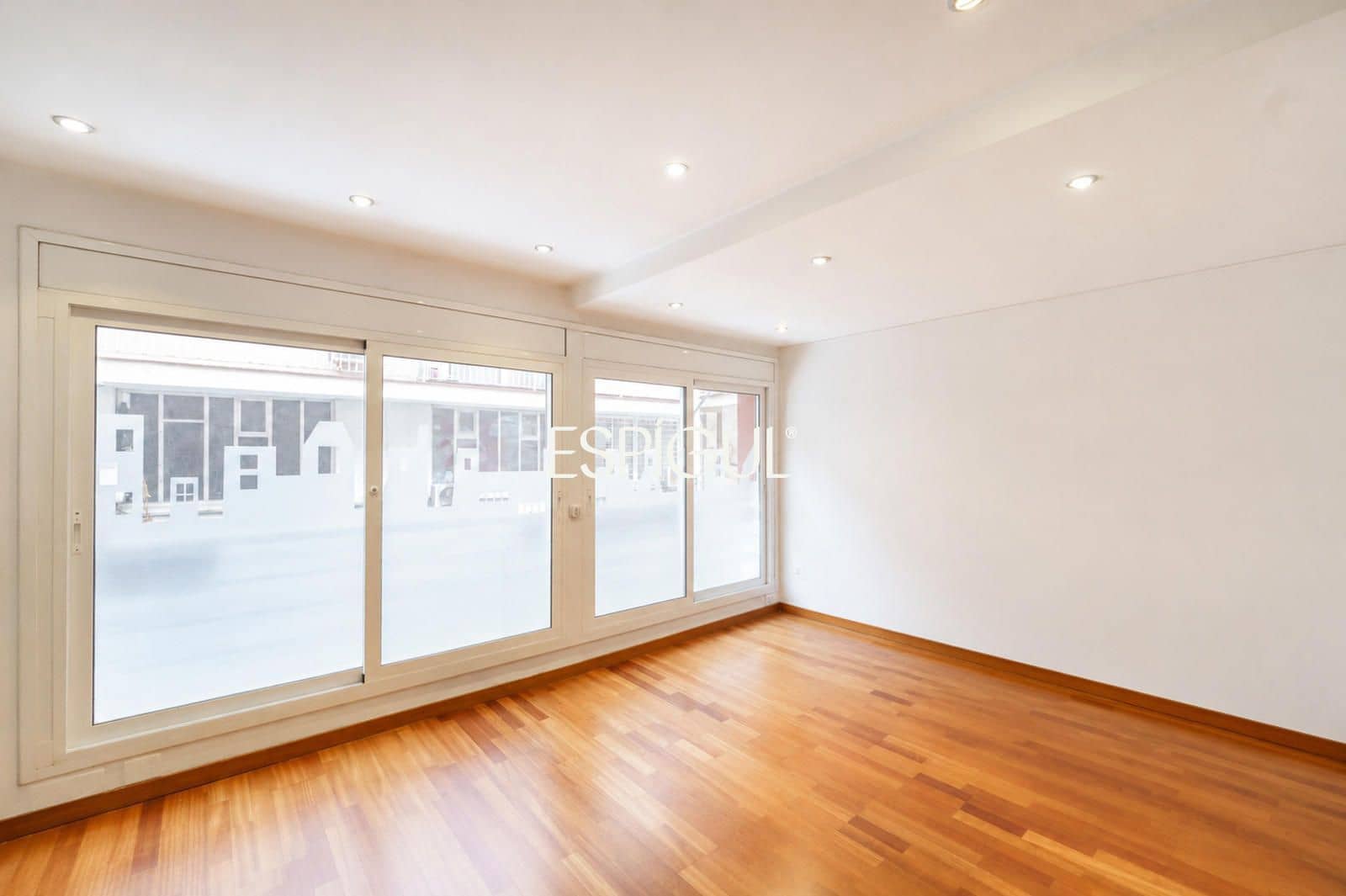 3 soverom Leilighet til salgs i Barcelona by - € 699 000 (Ref: 10016478)