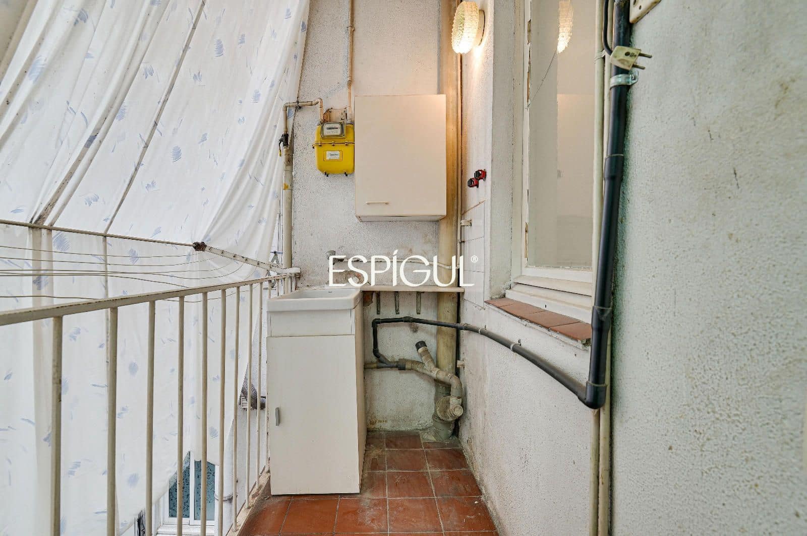 4 bedroom Flat for sale in Barcelona city with garage - € 470,000 (Ref: 10016480)