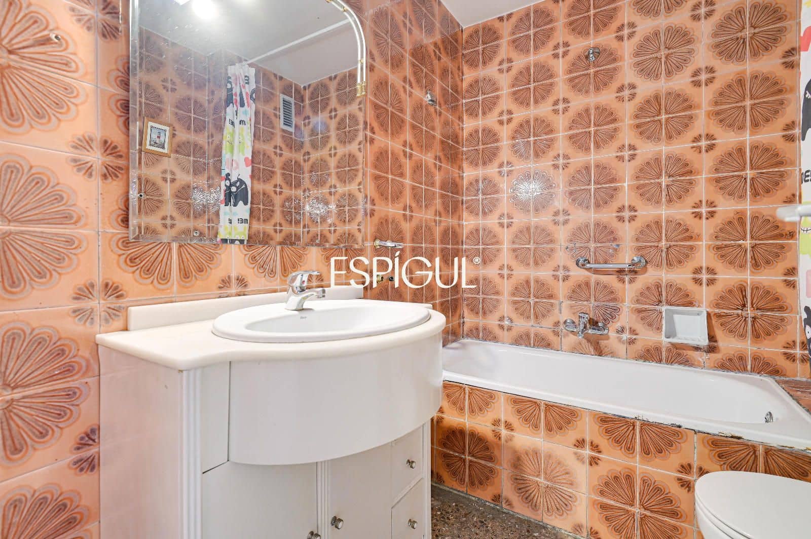 4 bedroom Flat for sale in Barcelona city with garage - € 470,000 (Ref: 10016480)