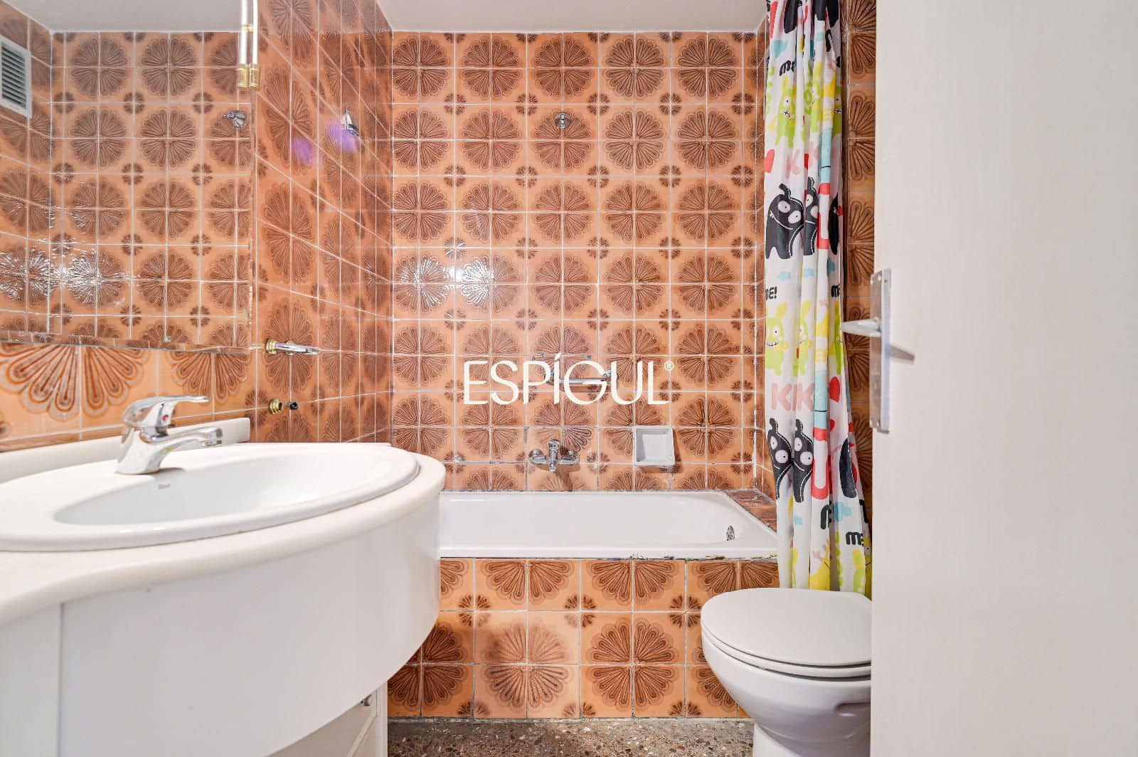 4 bedroom Flat for sale in Barcelona city with garage - € 470,000 (Ref: 10016480)