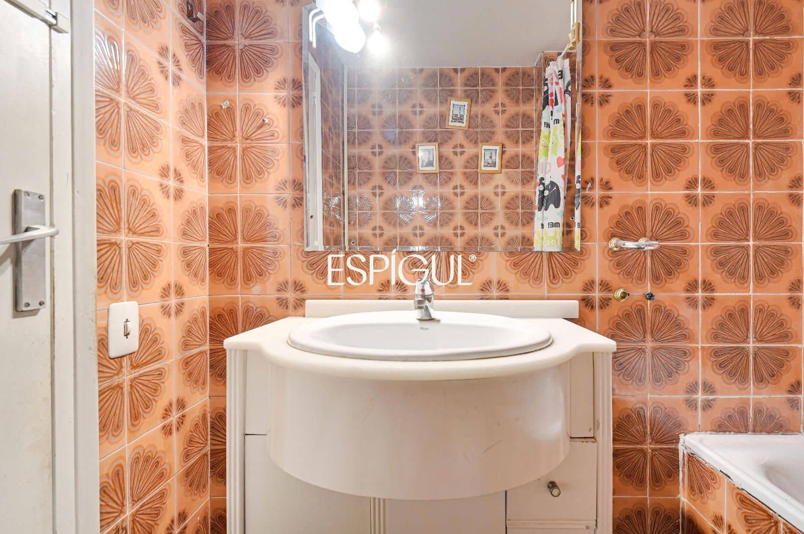 4 bedroom Flat for sale in Barcelona city with garage - € 470,000 (Ref: 10016480)