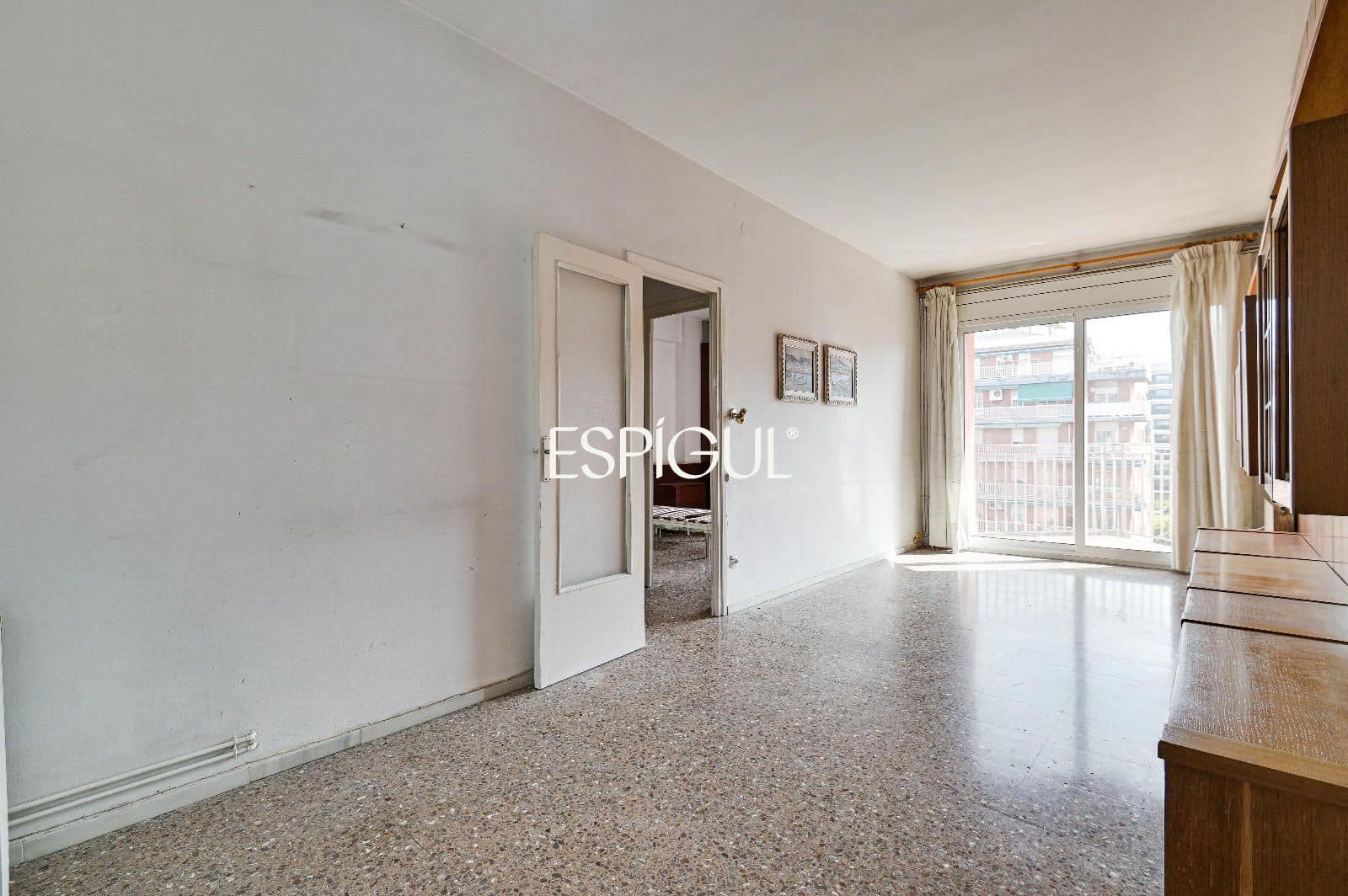 4 bedroom Flat for sale in Barcelona city with garage - € 470,000 (Ref: 10016480)