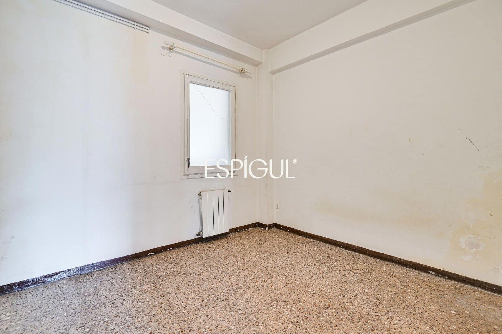 4 bedroom Flat for sale in Barcelona city with garage - € 470,000 (Ref: 10016480)