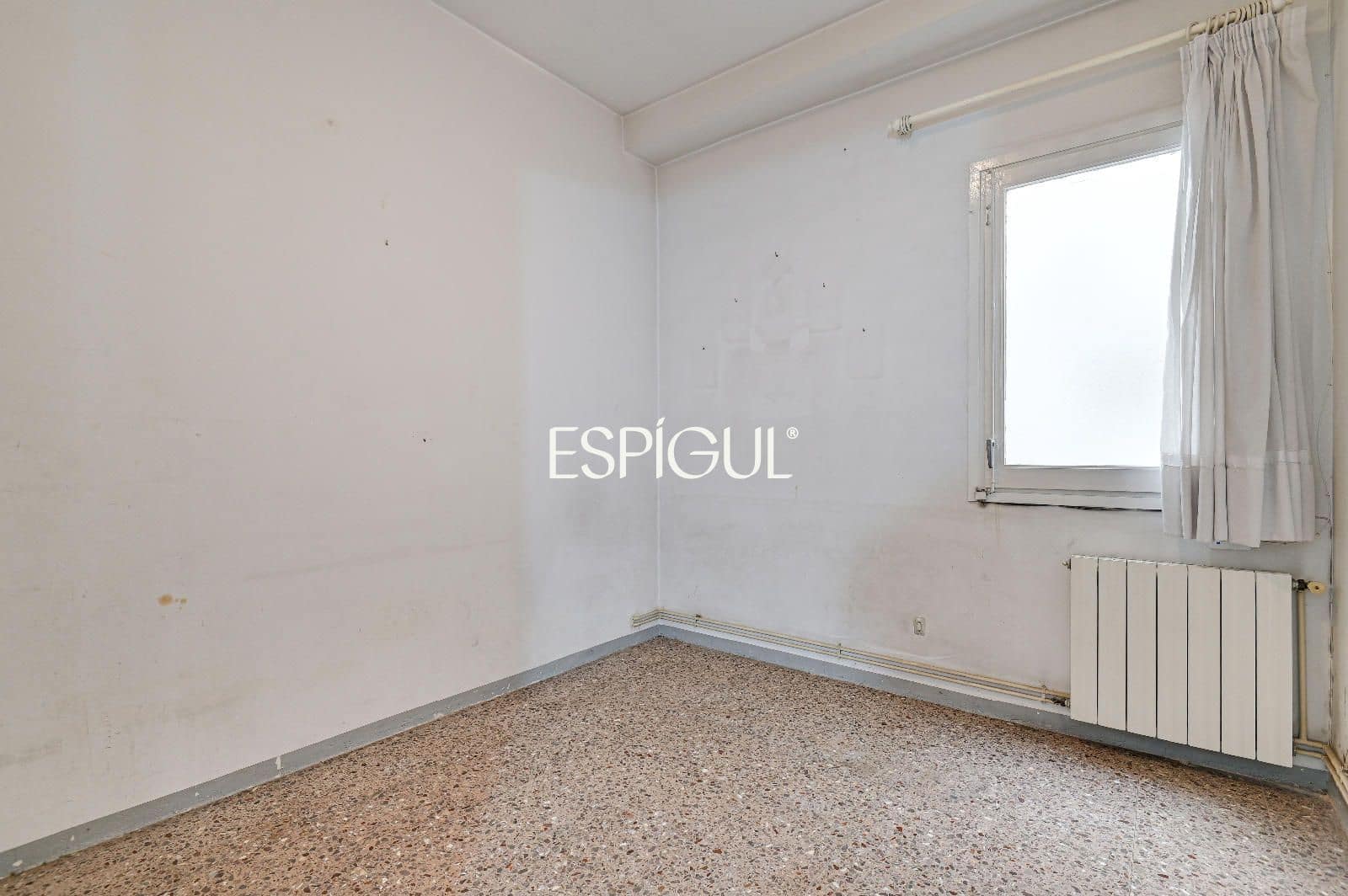 4 bedroom Flat for sale in Barcelona city with garage - € 470,000 (Ref: 10016480)