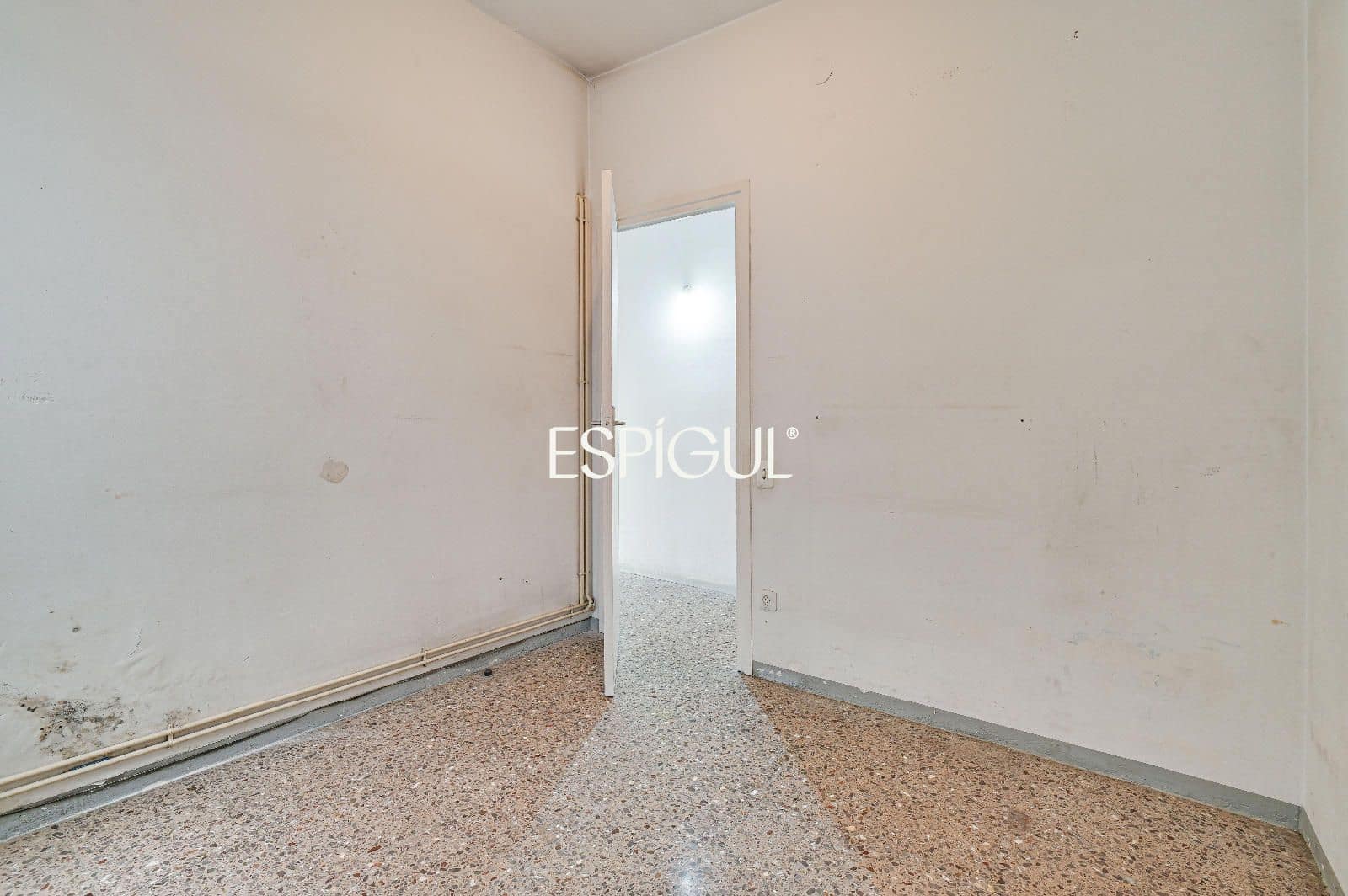 4 bedroom Flat for sale in Barcelona city with garage - € 470,000 (Ref: 10016480)