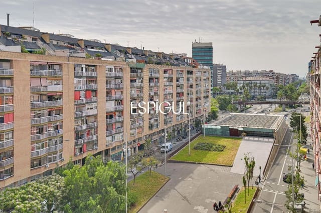 4 soverom Leilighet til salgs i Sants-Montjuïc, Barcelona by med garasje - € 470 000 (Ref: 10016480)