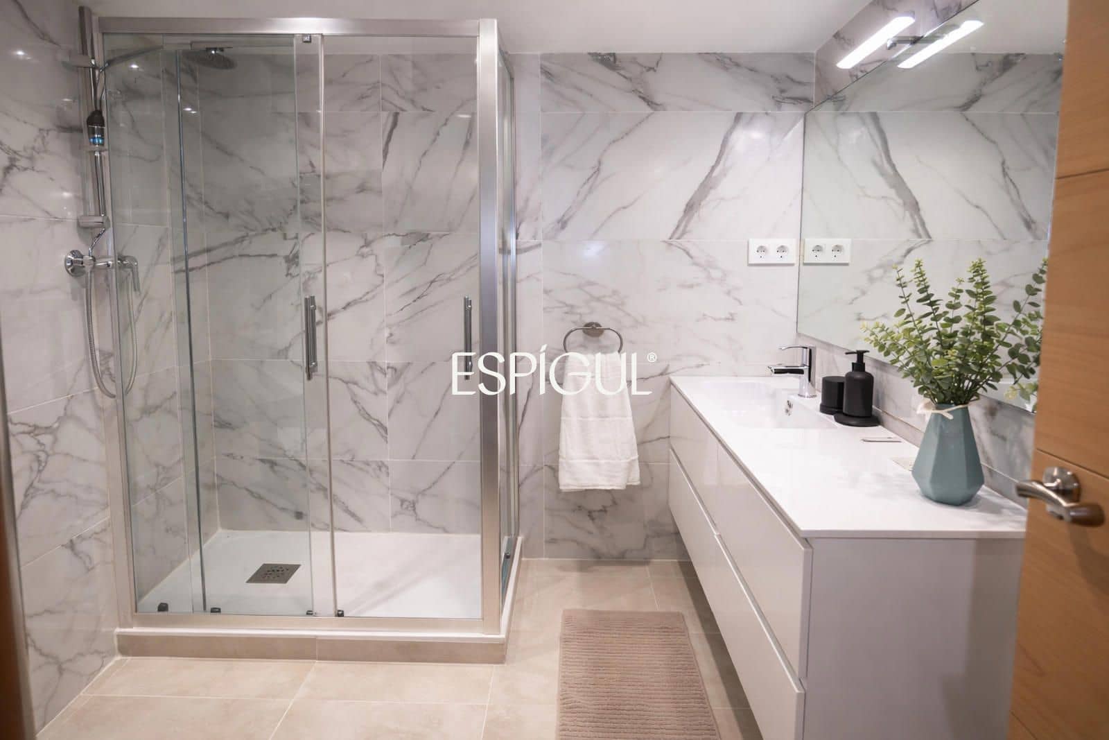 6 soveværelse Lejlighed til salg i Barcelona by - € 485.000 (Ref: 10016482)
