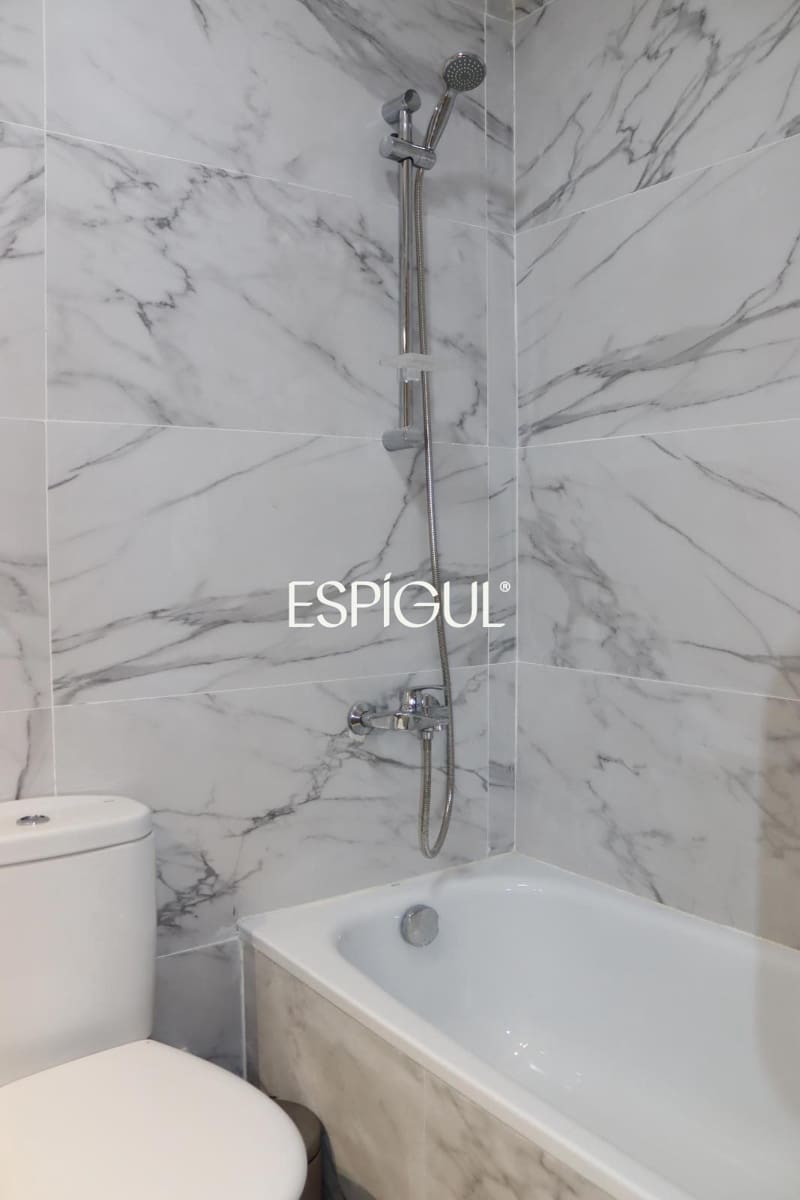 6 soveværelse Lejlighed til salg i Barcelona by - € 485.000 (Ref: 10016482)