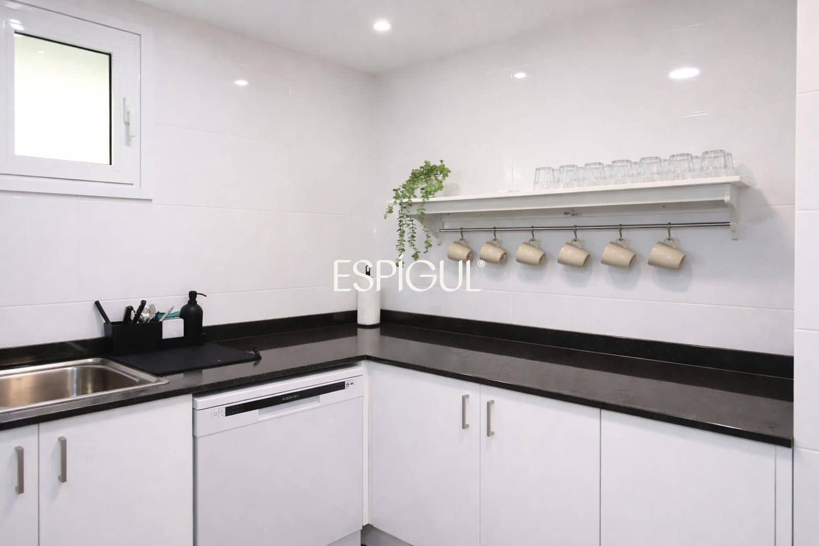 6 soveværelse Lejlighed til salg i Barcelona by - € 485.000 (Ref: 10016482)