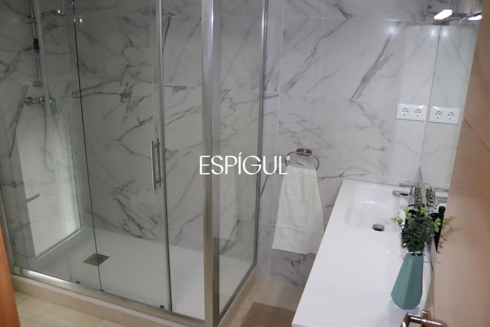 6 soveværelse Lejlighed til salg i Barcelona by - € 485.000 (Ref: 10016482)
