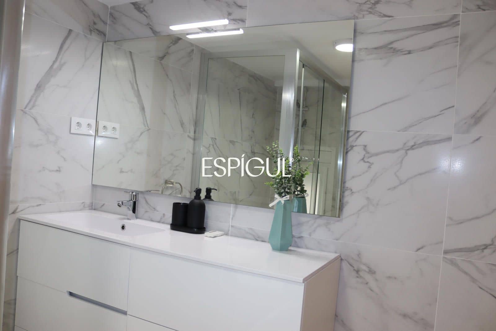 6 soveværelse Lejlighed til salg i Barcelona by - € 485.000 (Ref: 10016482)