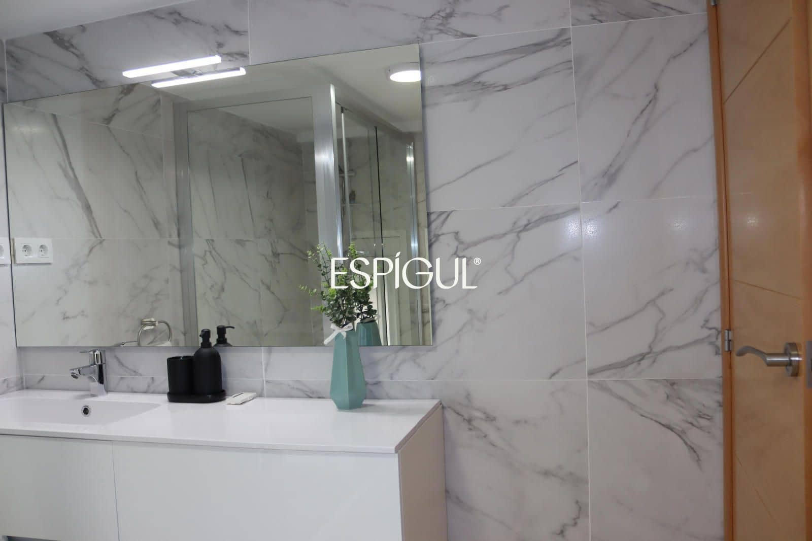 6 soveværelse Lejlighed til salg i Barcelona by - € 485.000 (Ref: 10016482)