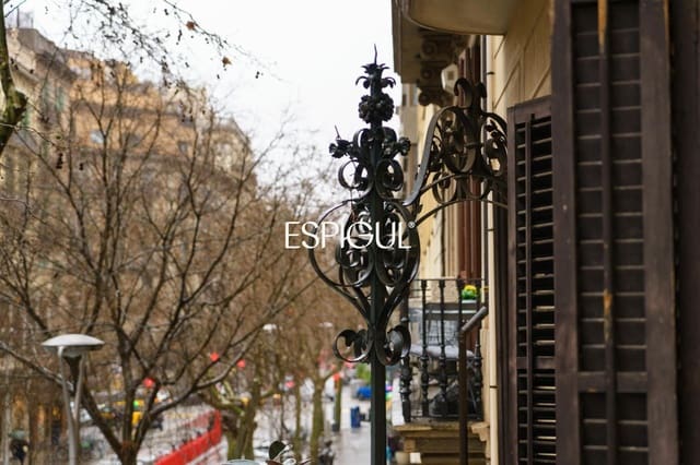 Piso de 18 habitaciones en La Dreta de L'Eixample, Barcelona ciudad en venta - 3.300.000 € (Ref: 10016487)
