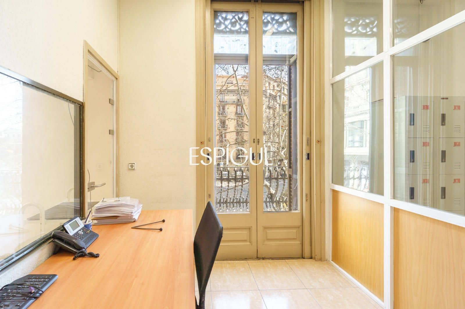 Piso de 18 habitaciones en Barcelona ciudad en venta - 3.300.000 € (Ref: 10016487)