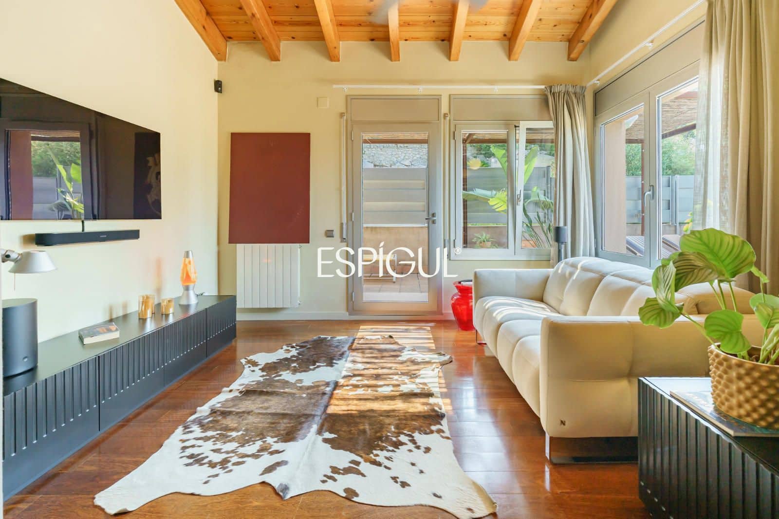 4 sovrum Villa till salu i Molins de Rei med garage - 890 000 € (Ref: 10020004)