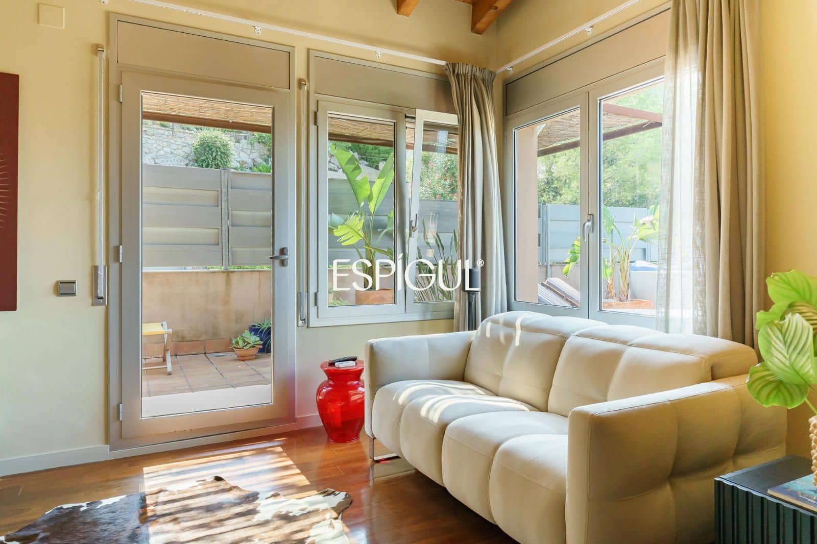 4 sovrum Villa till salu i Molins de Rei med garage - 890 000 € (Ref: 10020004)
